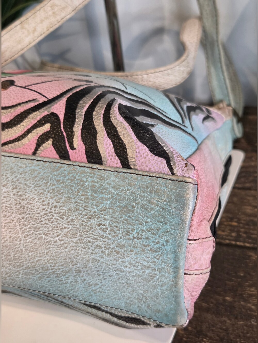 Anuschka Pastel Multicolor Floral Print Shoulder Bag - Picture 13 of 16